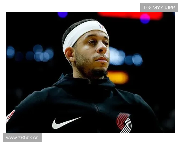 库里右膝MRI无大碍 仍感肿胀疼痛